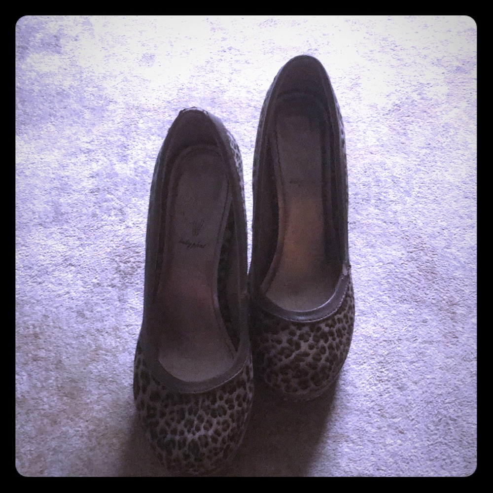 Women’s platform heels